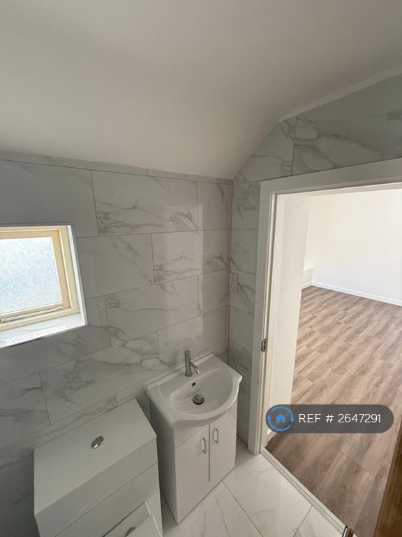 1 bedroom flat in Glumangate, Chesterfield, S40 (1 bed) (#2647291)