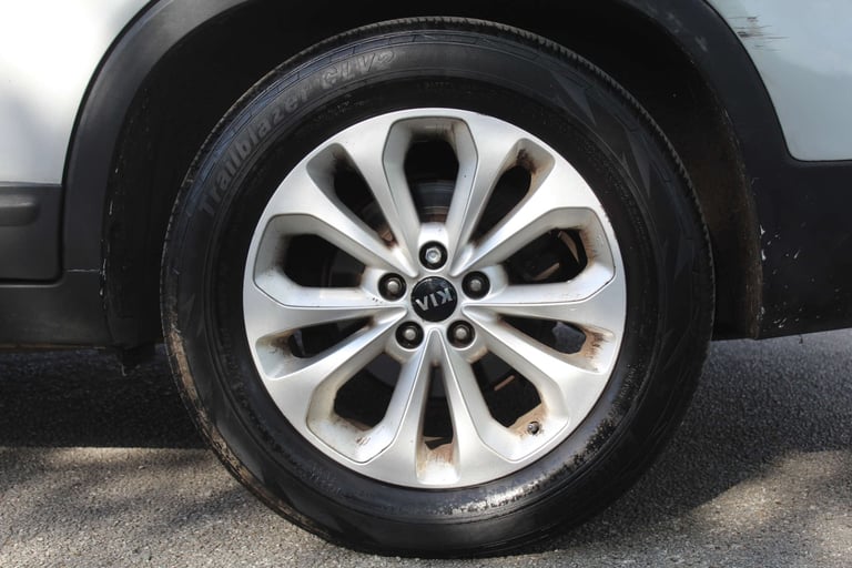 2012 Kia Sorento 2.2 Sorento KX-3 Sat Nav CRDi 4x4 Auto 4WD 5dr SUV Diesel Automatic