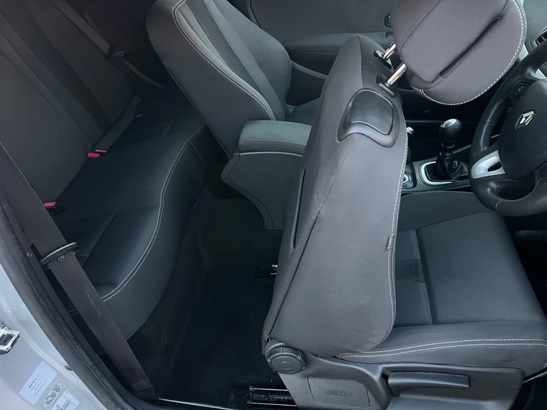 Renault, MEGANE, Coupe, 2011, Manual, 1598 (cc), 3 doors