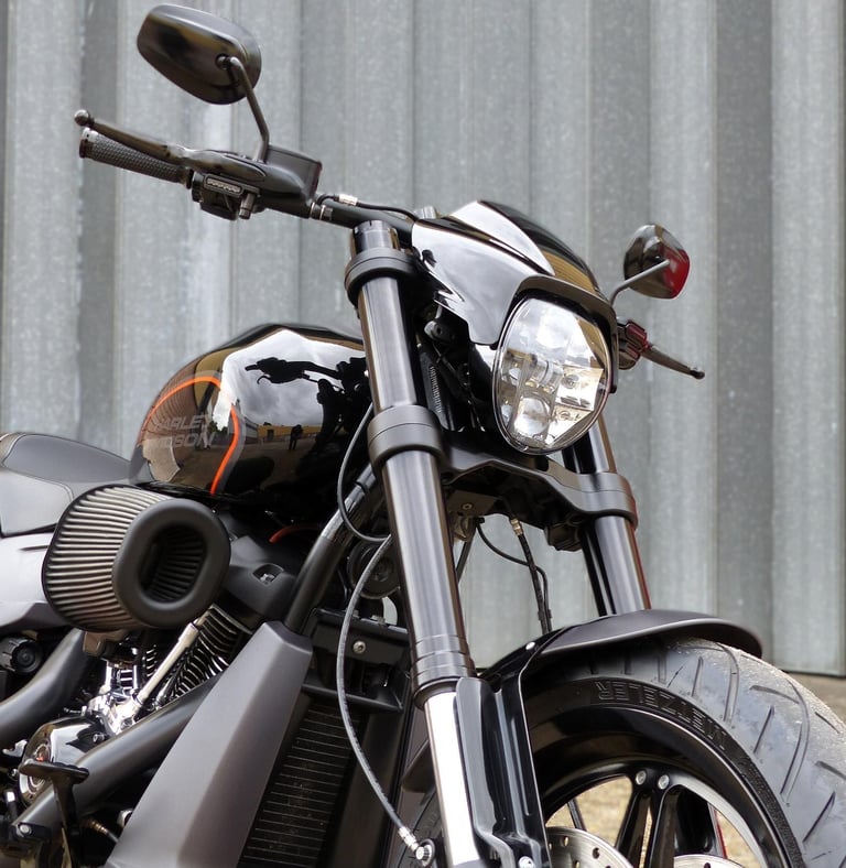 HARLEY DAVIDSON FXDRS SOFTAIL 114 1868. A MUSCLE CRUISER IN PERFECT CONDITION.