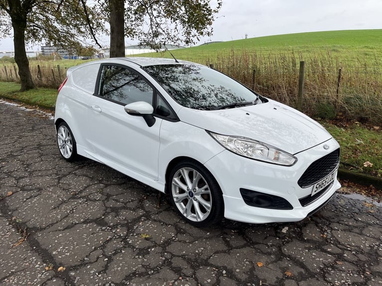 FORD FIESTA VAN 1.5 TDCi Sport 2015