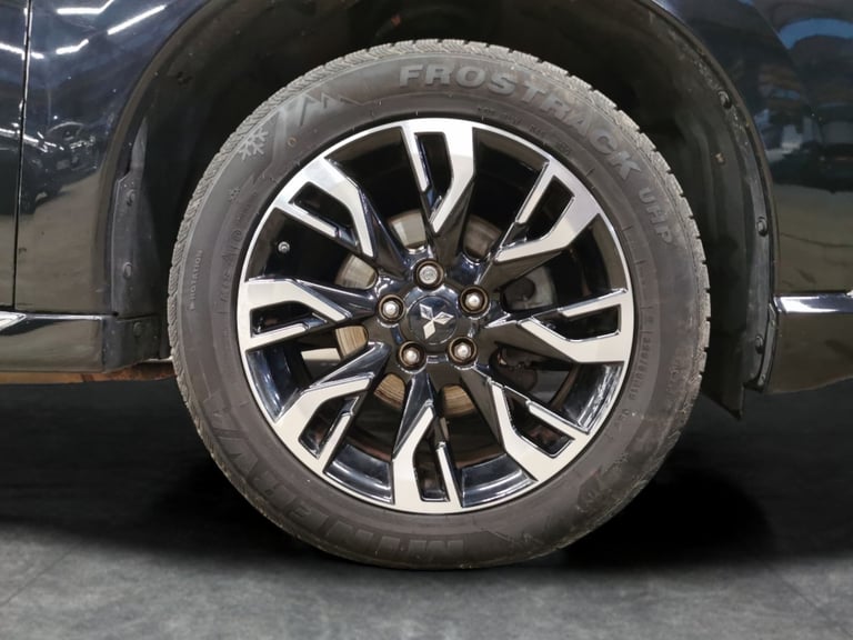 2018 Mitsubishi Outlander 2.0h 12kWh 5hs SUV 5dr Petrol Plug-in Hybrid CVT 4WD Euro 6 (s/s) (200 ...