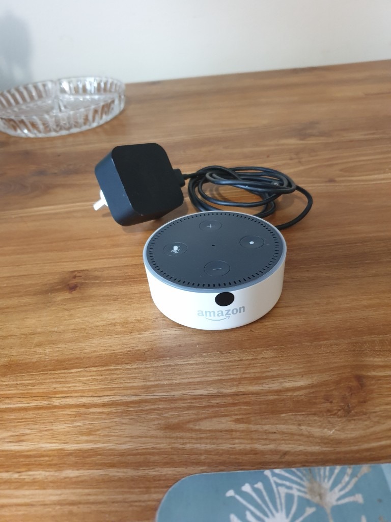 Amazon Alexa Echo Dot Smart Speaker 2nd Generation White good condition and fully working
