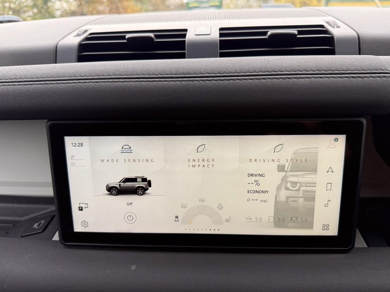  Land Rover Defender 90 3.0 D250 MHEV Hard Top SUV Auto 4WD SWB Euro 6 (s/s) 3dr Diesel Automatic