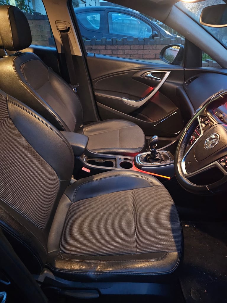 Vauxhall, ASTRA, Hatchback, 2010, Manual, 1598 (cc), 5 doors