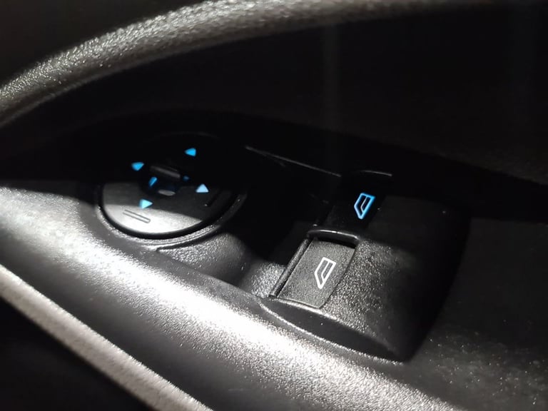 FORD TRANSIT CONNECT 1.5 200 ECOBLUE TREND P/V L1 100 BHP SWB DIESEL