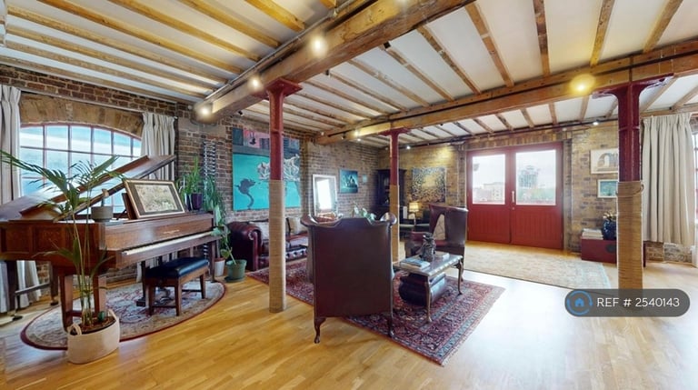 2 bedroom flat in Execution Dock House, London, E1W (2 bed) (#2540143)