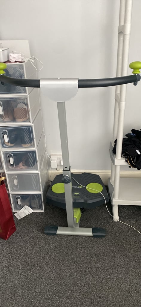 Twist and shape exercise machine 
