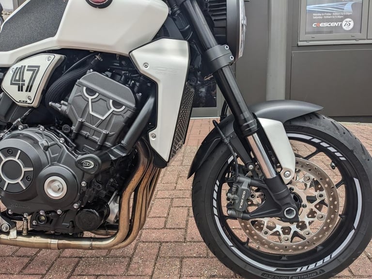 HONDA CB1000R PLUS 2020 - FULL ARROW SYSTEM - HEATED GRIPS - ASV LEVERS - SCREEN