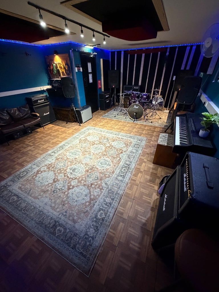 PRACTICE ROOM | REHEARSAL STUDIO | RECORDING STUDIO