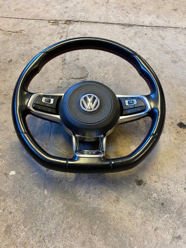 2019 Vw golf MK7.5 mk7 GTI steering wheel complete with airbag and wiring loom very clean