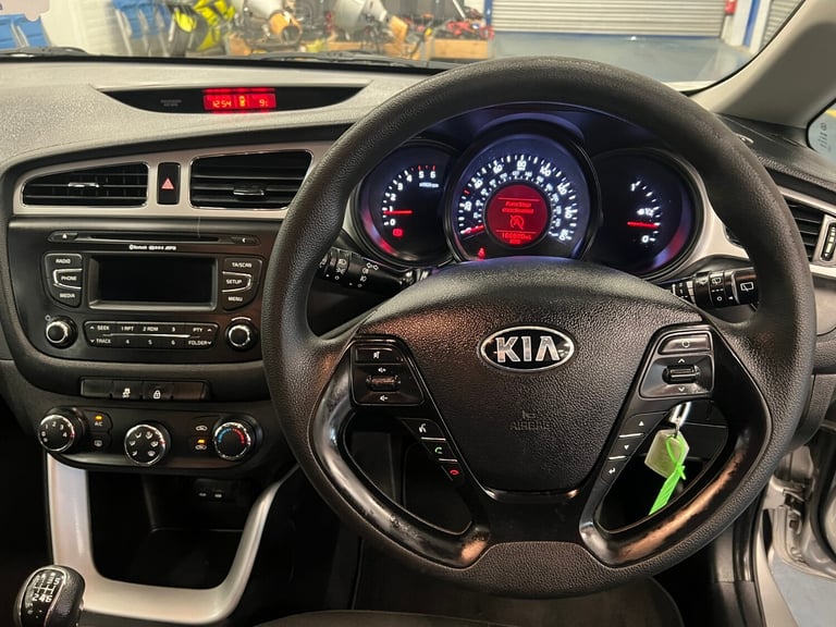 2014 Kia Ceed 1 ECODYNAMICS 1.6CRDI 127PS 5 DOOR HATCHBACK HATCHBACK Diesel Manual
