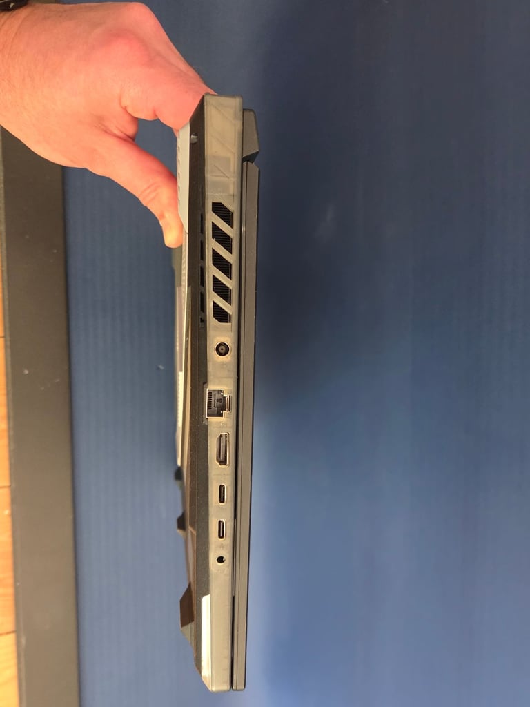 ASUS ROG STRIX SCAR G634JY i9 13980HX GEFORCE RTX 4090 32GB RAM 2TB SSD 2K 240HZ Laptop