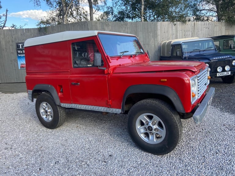 1993 Land Rover Defender 90 2.5 TDi County Station Wagon Diesel Manual SWB (111 bhp) NA Diesel Ma...