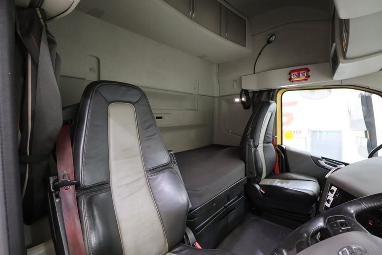 2019 (19 PLATE) Volvo FH460 6x2 Euro 6 Tractor Units