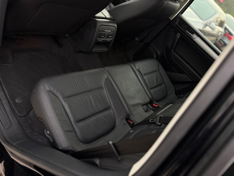2015 Volkswagen Touareg 3.0 TDI V6 BlueMotion Tech Escape SUV 5dr Diesel