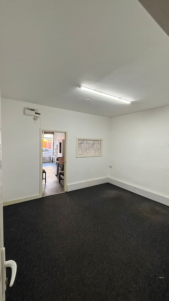 Shop For rent