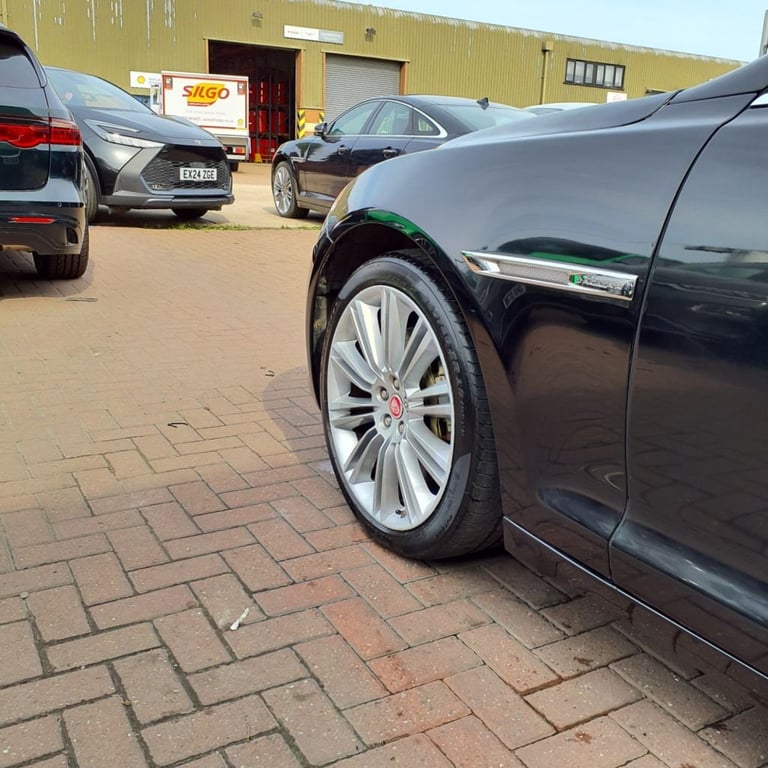 2018 68 JAGUAR XJ 3.0 D V6 PORTFOLIO 4D 296 BHP DIESEL