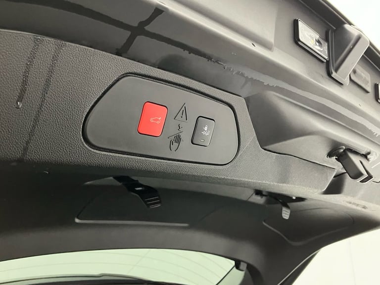 2022 Vauxhall Grandland 1.2 Turbo Ultimate 5dr Hatchback PETROL Manual