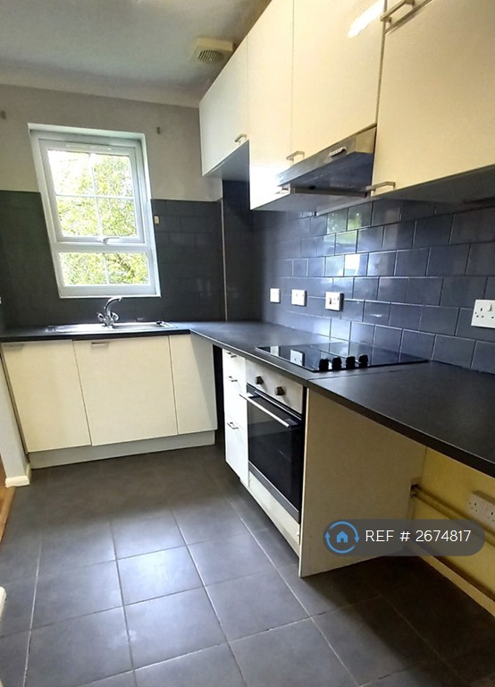 1 bedroom flat in Albany Walk, Peterborough, PE2 (1 bed) (#2674817)