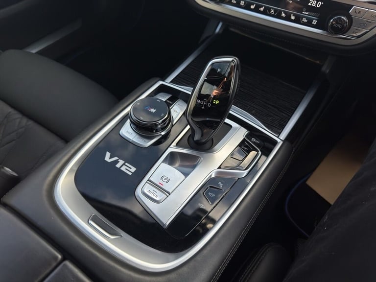 2018 BMW 7 Series M760L 6.6 Twin Turbo V12 Limousine XDrive Euro 6 (610 ps) Saloon Petrol Automatic