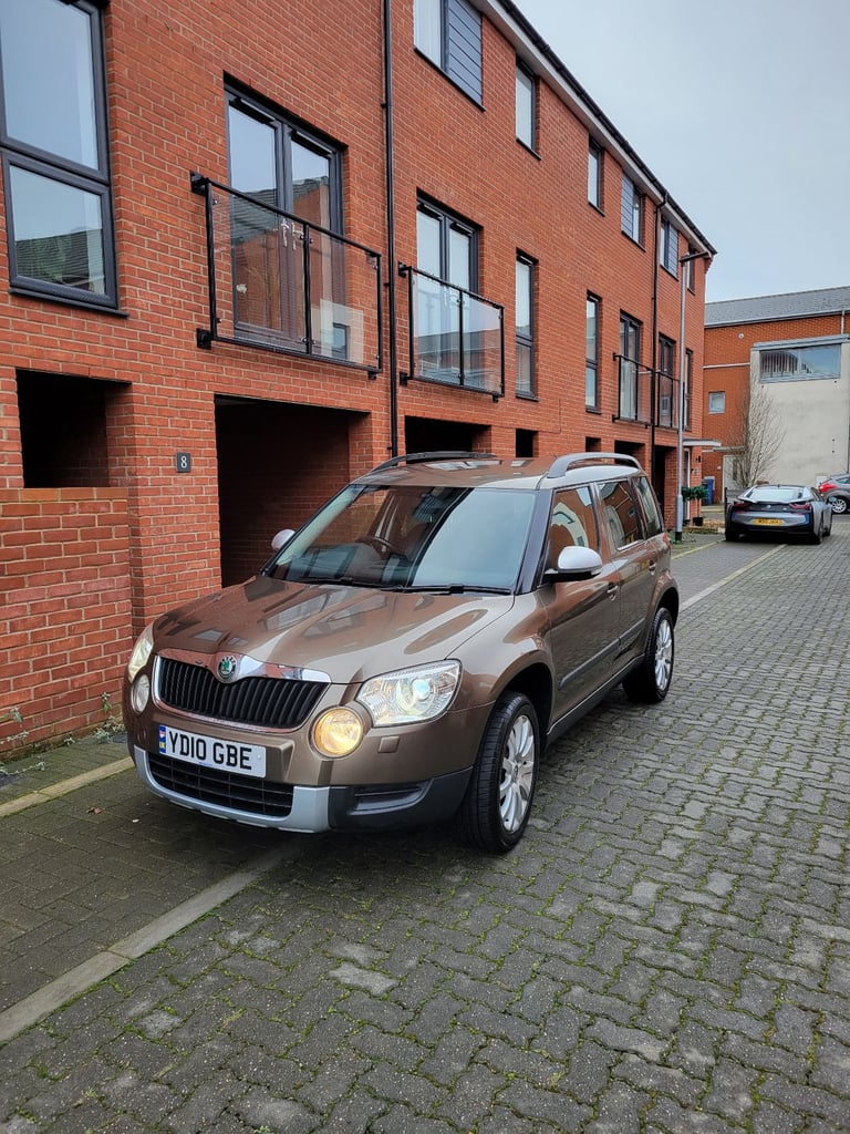 Skoda, YETI, Hatchback, 2010, Manual, 1968 (cc), 5 doors
