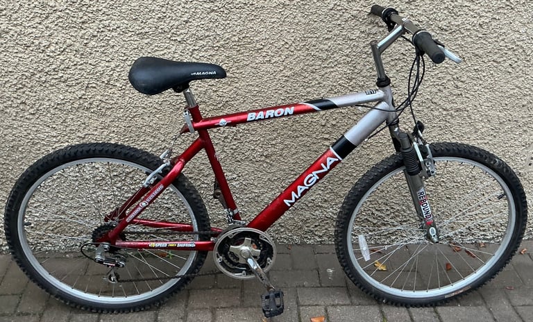 image for Bike/Bicycle.GENTS VENTURE  “ STRATA “ MEDIUM FRAME MOUNTAIN BIKE 