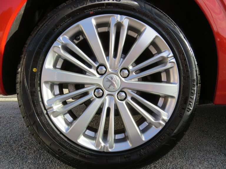 2017 Peugeot 208 1.2 PureTech 110 Allure 5dr EAT6 HATCHBACK Petrol Automatic