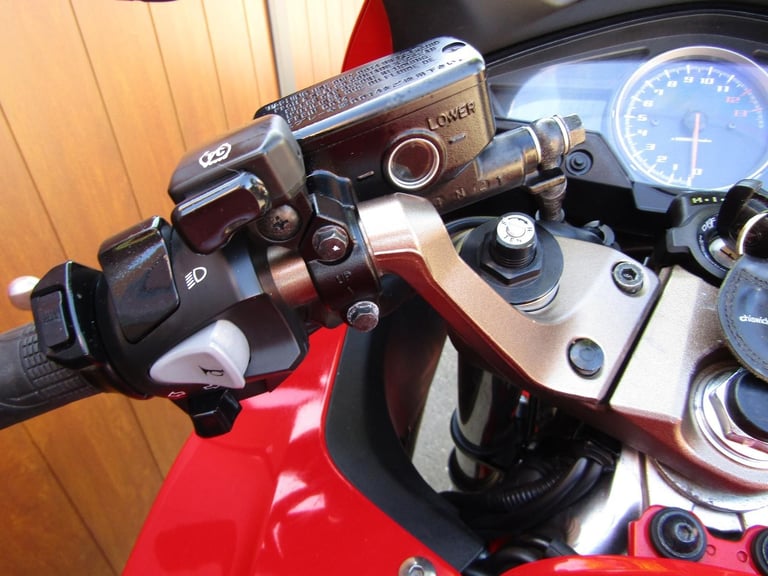 HONDA VFR 800 f ONLY 15230 MILES * FULL SERVICE HISTORY * ONE OWNER FROM NEW *