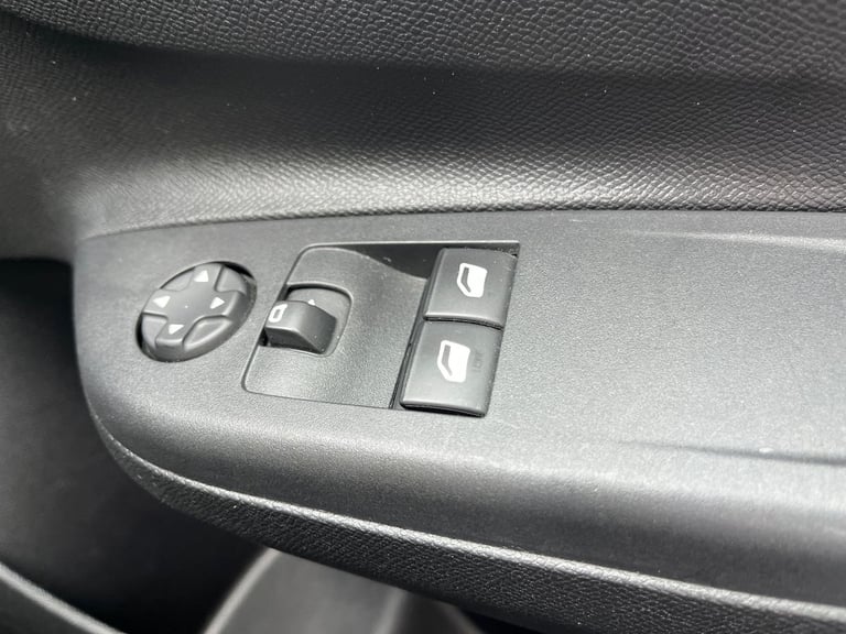  Vauxhall Corsa 1.2 Se Hatchback 5dr Petrol Manual Euro 6 75 Ps Petrol