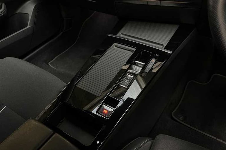 2024 Vauxhall Astra 115kW GS 54kWh 5dr Auto HATCHBACK ELECTRIC Automatic