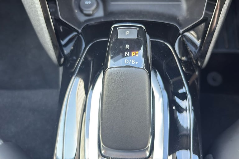  Peugeot E 2008 50kwh Allure Premium Suv 5dr Electric Auto 7kw Charger 136 Ps