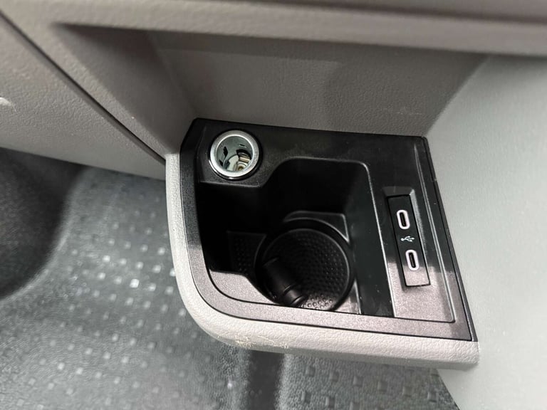 2022 Volkswagen Transporter 2.0 TDI 150 Highline Kombi Van WINDOW VAN DIESEL Manual