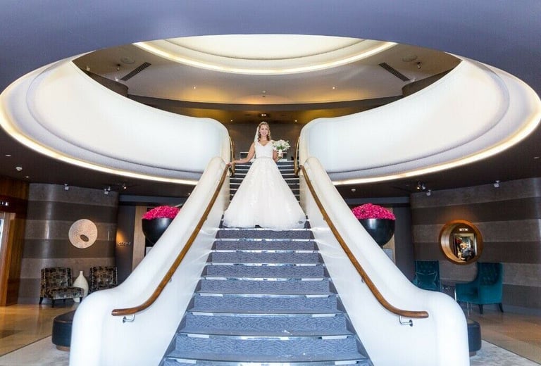 Award Winning Female Wedding/Event Photographer - 5-star reviews !!