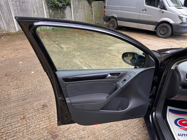 2010 Volkswagen Golf 2.0 TDi 140 SE 5DR NEW MOT LEZ FREE HATCHBACK Diesel Manual