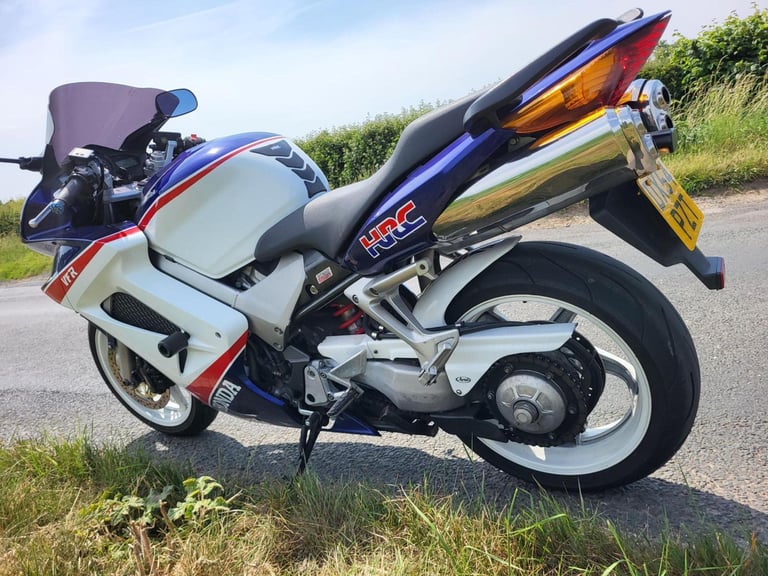 2004 54 HONDA VFR 800-5 HRC COLOURS VFR800 VTEC SPORTS TOURER NEW MOT