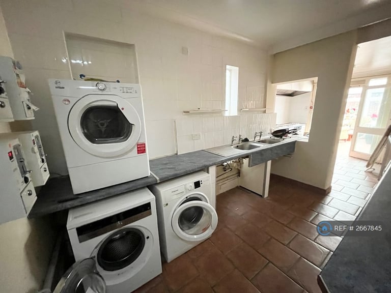 1 bedroom in High Street, Hanham, Bristol, BS15 (#2667845)