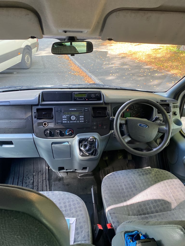 Ford Transit 17 Seater Minibus 