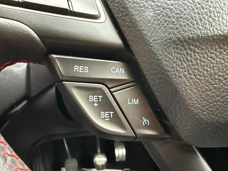 2018 Ford Kuga 1.5 TDCi ST-Line X 5dr 2WD HATCHBACK DIESEL Manual