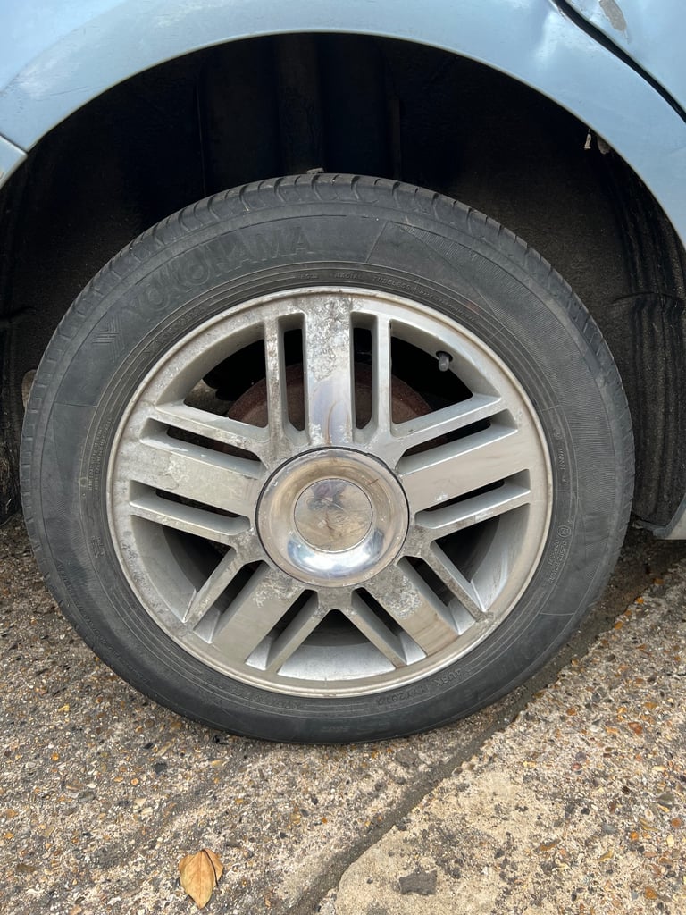 Ford focus ghia alloy wheels 16”