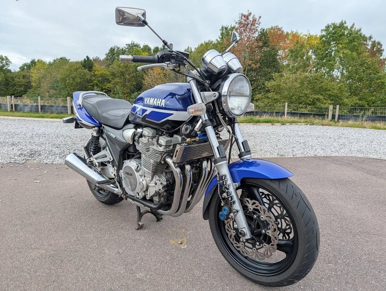2000 YAMAHA XJR1300
