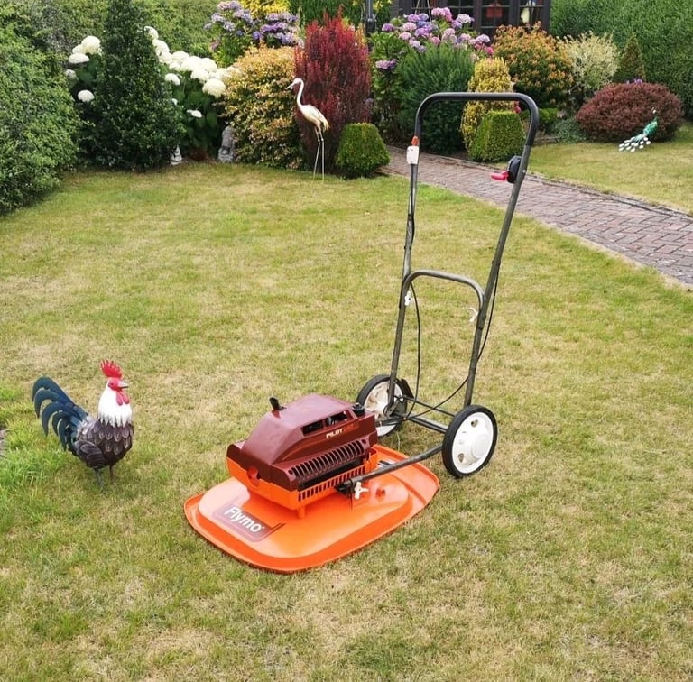 Flymo L47 L470 Pilot Two Stroke Hover Mower With Transport Wheels Fabulous Cond