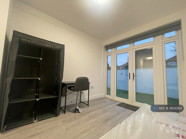 image for 1 bedroom in Greyhound Hill, London, NW4 (#2654363)