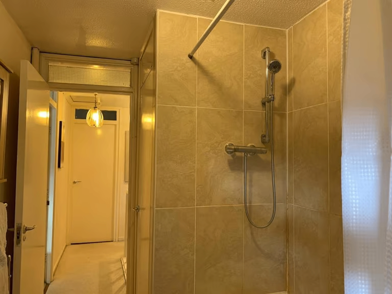 It's a shared flat with common key facilities (Shower, Toilet and Kitchen) TW4 7BX.