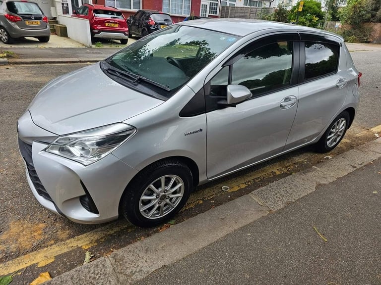 2018 Toyota Yaris 1.5 VVT-h Icon Tech E-CVT Euro 6 (s/s) 5dr Hatchback HYBRID ELECTRIC Automatic