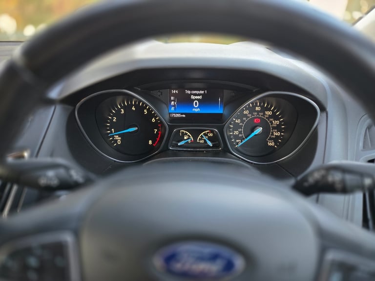 Ford, FOCUS, Hatchback, 2015, Manual, 999 (cc), 5 doors