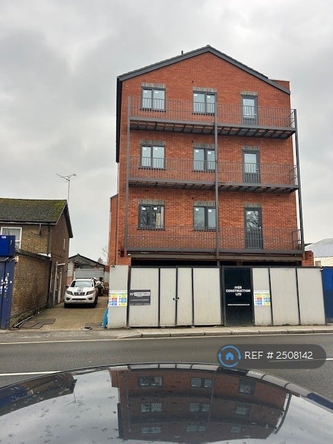 image for 2 bedroom flat in High Street, Yiewsley, West Drayton, UB7 (2 bed) (#2508142)