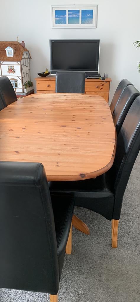 Pine dinning table and chairs 