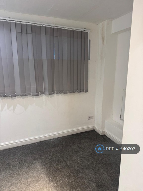 2 bedroom flat in Regent, Kettring, NN16 (2 bed) (#540203)