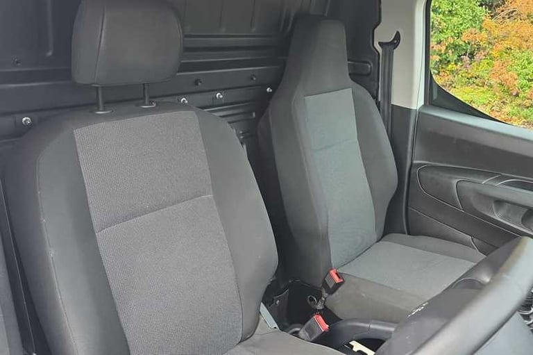 2023 Peugeot Partner 1000 1.5 BlueHDi 100 Professional Premium + Van PANEL VAN DIESEL Manual